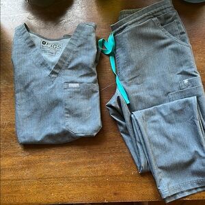 FIGS Charcoal Scrub Set with Aqua Accent